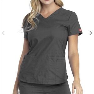 🌻5/35?Dickies scrub top